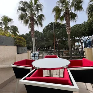 Sur La Pinede A Juan Les Pins Antibes